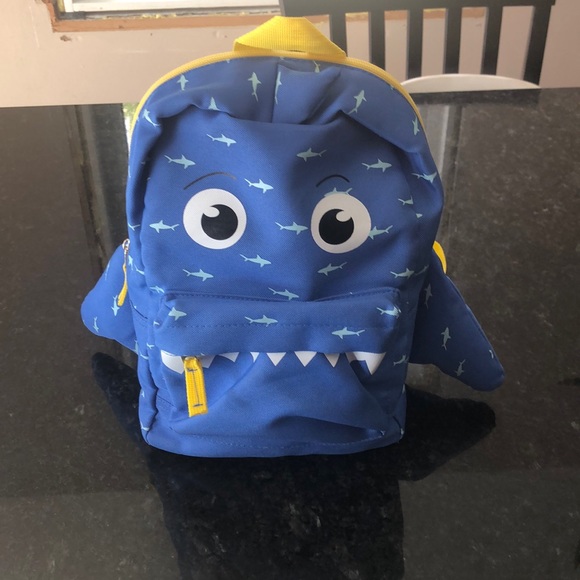 Kids small shark backpack - Picture 1 of 10